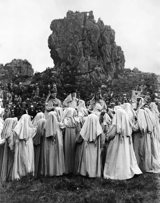 Framed Print : Scene from the ancient ceremony of Gorsedd held at Roche Rock near St Framed Print : Scene from the ancient ceremony of Gorsedd held at Roche Rock near St