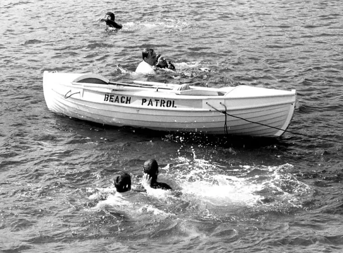 Framed Print : The scene at Cullercoats during a police lifesaving competition in June 1983