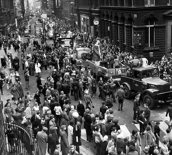 The scene in Dale Street as the Panto Procession nears the Town Hall. Circa February 1960