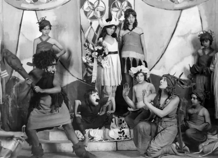 Framed Print : A scene from the pantomime Snow White The little dwarf. January 1915 P010769