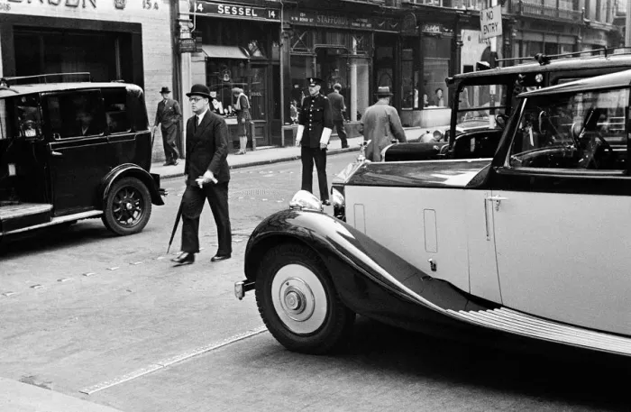 Framed Print : Scenes in Bond Street, Central London with man wearing bowler hat Framed Print : Scenes in Bond Street, Central London with man wearing bowler hat