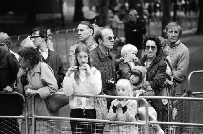 Framed Print : Scenes of great activity in The Mall as a rehearsal for the Royal Wedding takes place Framed Print : Scenes of great activity in The Mall as a rehearsal for the Royal Wedding takes place