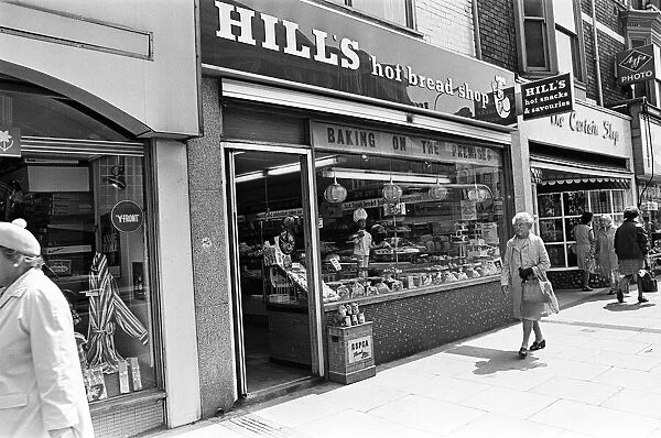 Scenes at Hills Bakery, Middlesbrough. 1977