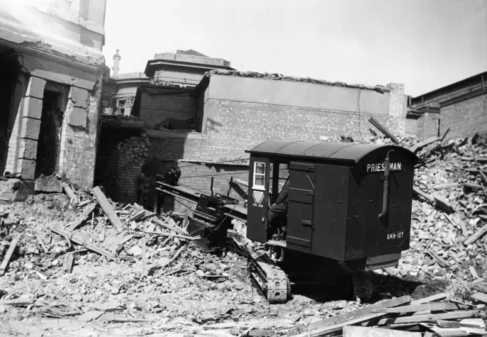 Framed Print : Scenes in Hull, the most severely damaged British city or town during the Second World