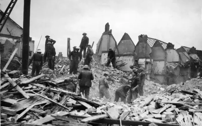 Framed Print : Scenes in Hull, the most severely damaged British city or town during the Second World