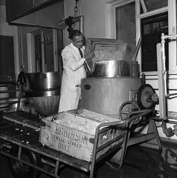 Scenes inside Robinsons Tripe factory in Hull. Tripe going into the cooker for
