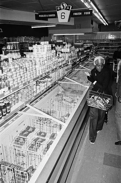 Scenes inside a Safeway supermarket. 5th January 1979