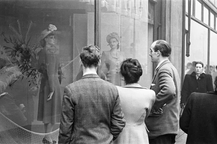 Framed Print : Scenes from inside the shop window at Peter Robinsons Department Store, London Framed Print : Scenes from inside the shop window at Peter Robinsons Department Store, London