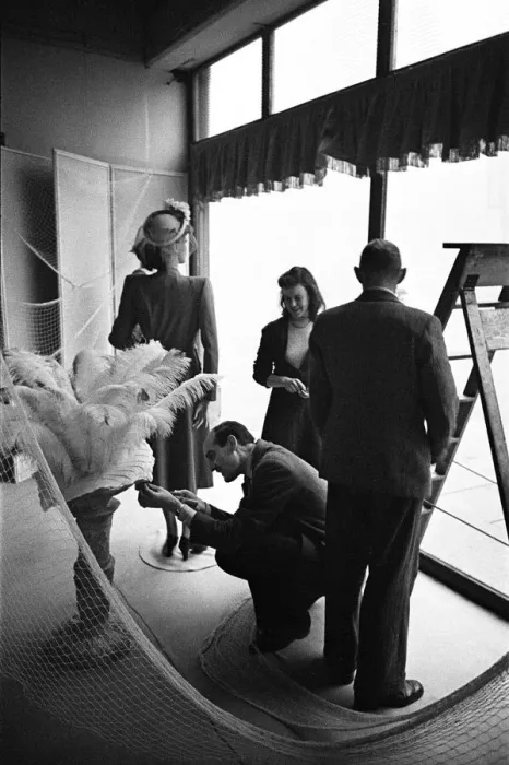 Framed Print : Scenes from inside the shop window at Peter Robinsons Department Store, London Framed Print : Scenes from inside the shop window at Peter Robinsons Department Store, London