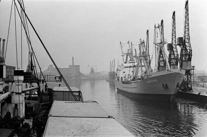 Framed Print : Scenes around Manchester Docks. 12th June 1967 Framed Print : Scenes around Manchester Docks. 12th June 1967