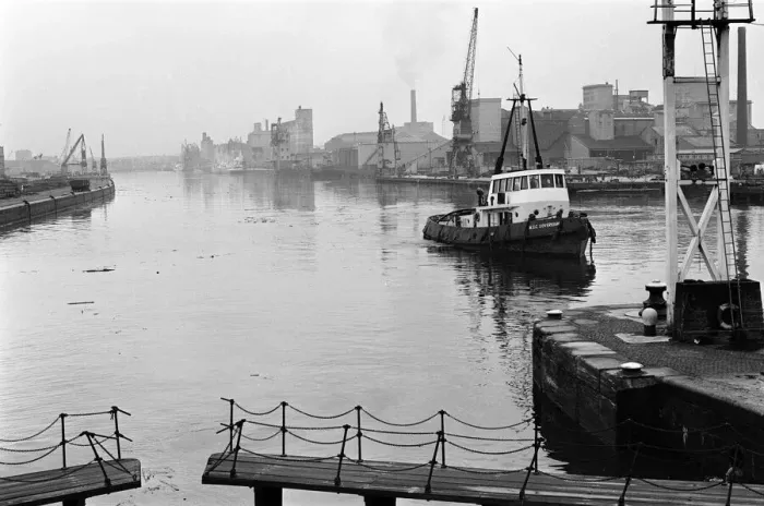 Framed Print : Scenes around Manchester Docks. 12th June 1967 Framed Print : Scenes around Manchester Docks. 12th June 1967
