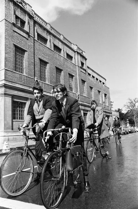 Framed Print : Scenes in Oxford, Oxfordshire. 8th May 1966 Framed Print : Scenes in Oxford, Oxfordshire. 8th May 1966