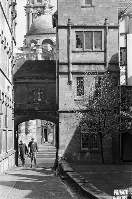 Framed Print : Scenes in Oxford, Oxfordshire. 8th May 1966 Framed Print : Scenes in Oxford, Oxfordshire. 8th May 1966