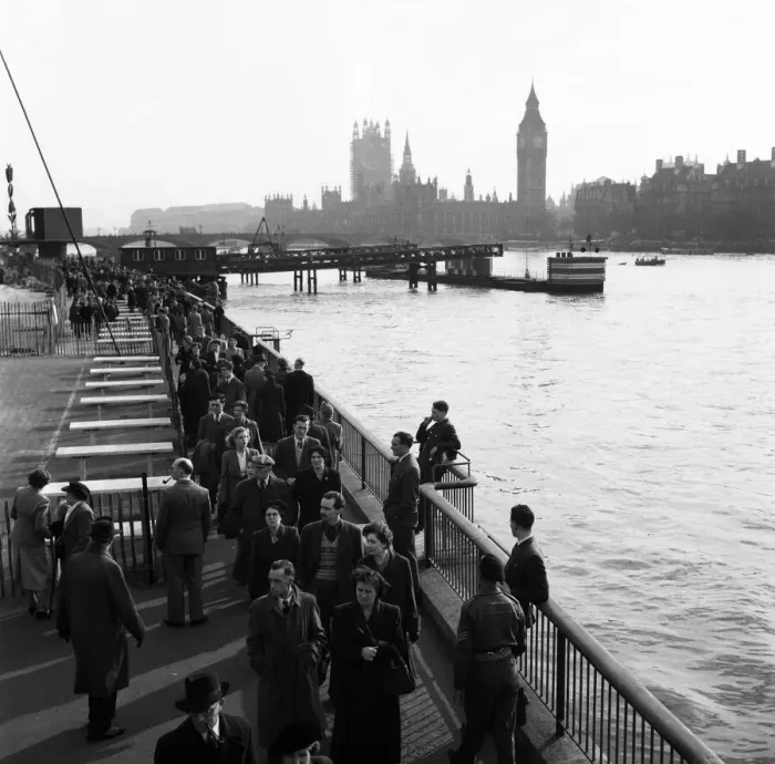 Framed Print : Scenes on the South Bank, London. 12th April 1952 Framed Print : Scenes on the South Bank, London. 12th April 1952
