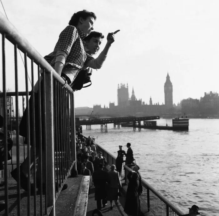 Framed Print : Scenes on the South Bank, London. 12th April 1952 Framed Print : Scenes on the South Bank, London. 12th April 1952