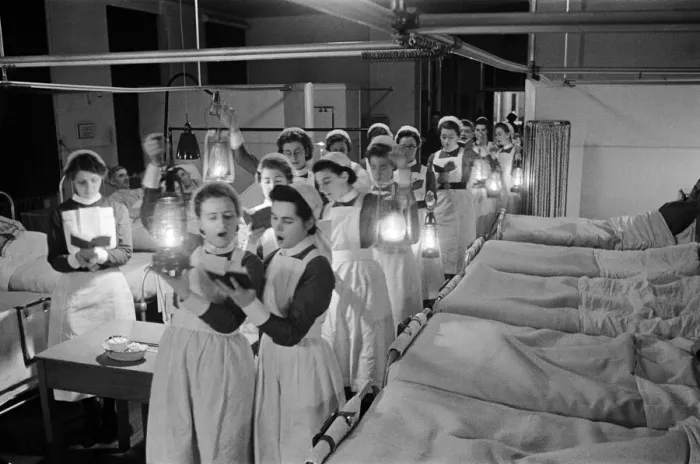 Framed Print : Scenes at Westminster Hospital on christmas Eve 1940. 24th December 1940 Framed Print : Scenes at Westminster Hospital on christmas Eve 1940. 24th December 1940