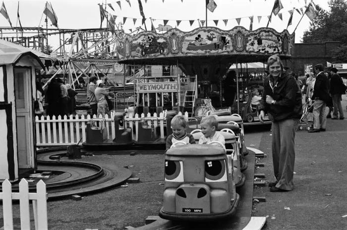 Framed Print : Scenes at Weymouth Fairground, Dorset. 14th July 1977