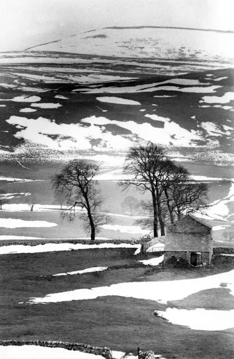 Framed Print : Scenic splendour - the wild Northern upland landscape in mid winter Framed Print : Scenic splendour - the wild Northern upland landscape in mid winter
