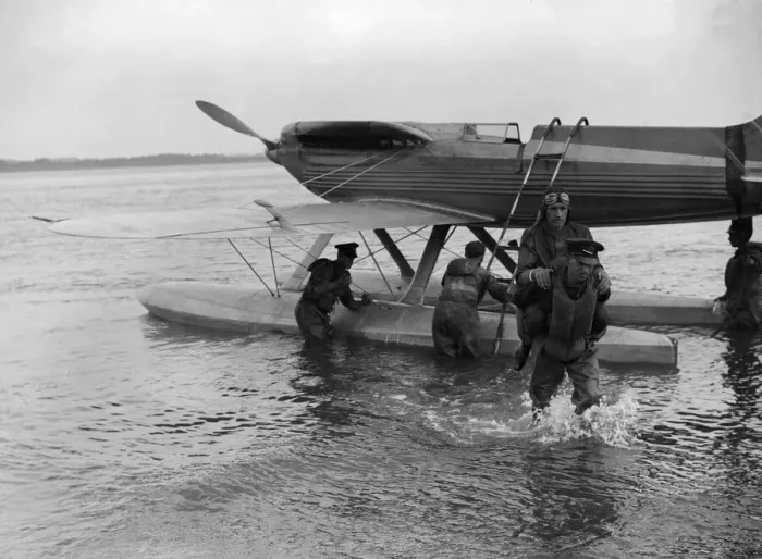 Framed Print : Schneider Cup team practicing at Calshot in the Solent. 14th August 1931