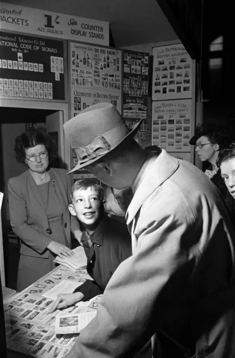 Framed Print : School boys at the 1948 Model Engineer Exhibition at Seymour Hall, London Framed Print : School boys at the 1948 Model Engineer Exhibition at Seymour Hall, London