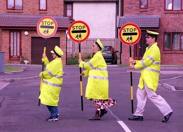 SCHOOL CROSSING PATROLS NORTH LANARKSHIRE AUGUST 1998 UNISON ARE CONCERNED ABOUT THE