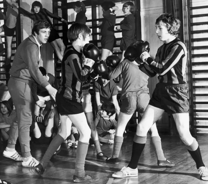 Framed Print : Schoolboy boxers being cheered on at Horden Secondary modern school in Newcastle