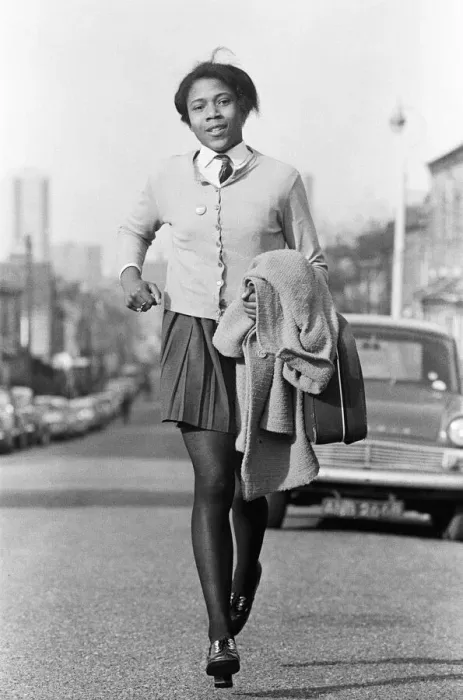 Framed Print : Schoolgirl runner Sonia Lannaman, aged 14, pictured on her way home from school in Framed Print : Schoolgirl runner Sonia Lannaman, aged 14, pictured on her way home from school in