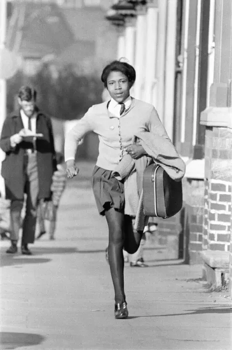 Framed Print : Schoolgirl runner Sonia Lannaman, aged 14, pictured on her way home from school in Framed Print : Schoolgirl runner Sonia Lannaman, aged 14, pictured on her way home from school in