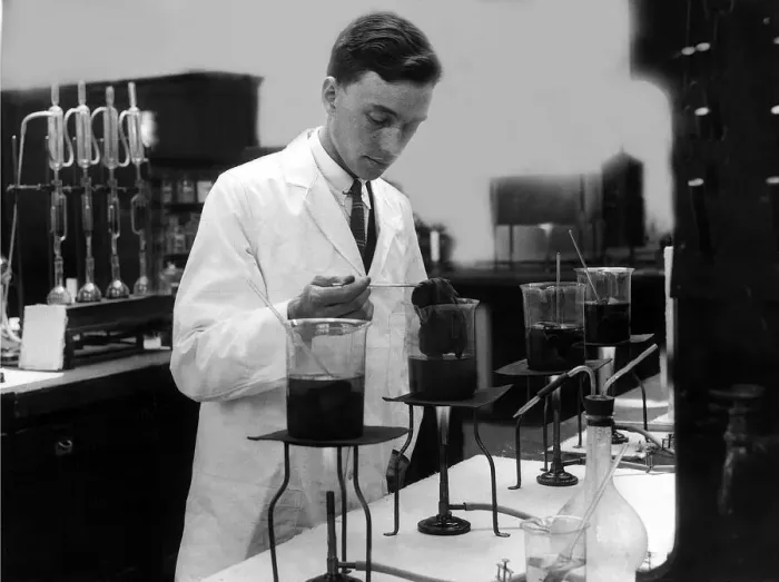 Framed Print : Science Bunsen Burner August 1926 A chemist testing dyes on woollen material in Framed Print : Science Bunsen Burner August 1926 A chemist testing dyes on woollen material in