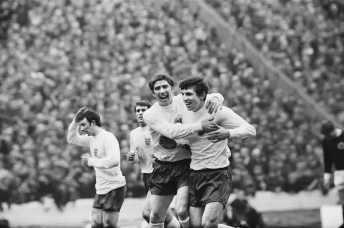 Framed Print : Scotland 1 v England 1. UEFA European Championship Group 8 match at Hampden Park