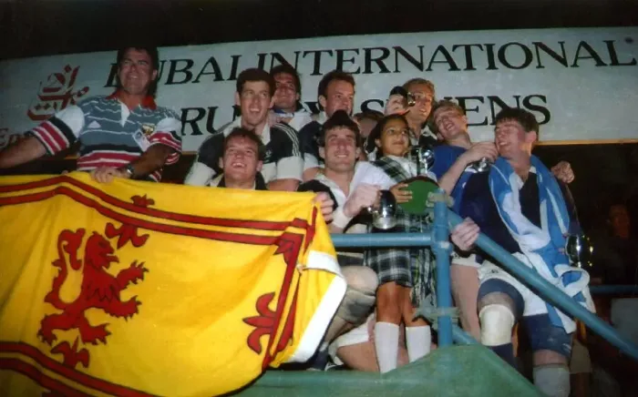 Framed Print : Scotland Rugby November 1992 Scotlands rugby heroes celebrate with the trophy