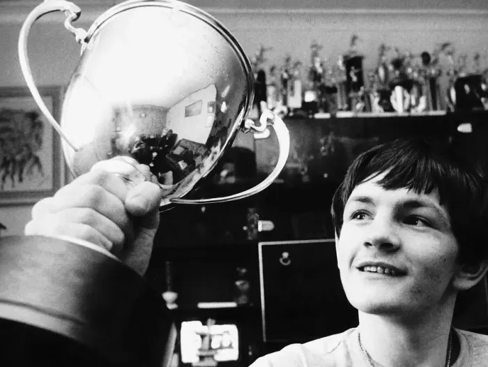 Framed Print : Scotlands new ABA Featherweight Champion holds up hi trophy