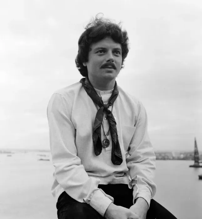 Framed Print : Scott McKenzie, American singer and songwriter, just arrived from New York Framed Print : Scott McKenzie, American singer and songwriter, just arrived from New York