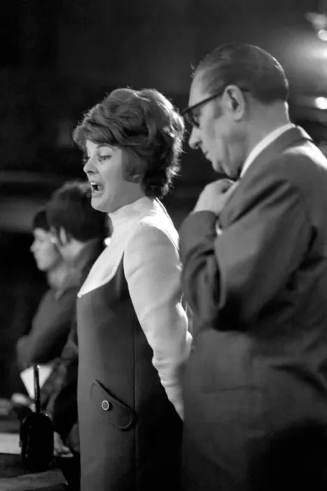 Framed Print : Scottish singer Moira Anderson at the London Palladium during the Royal Variety show