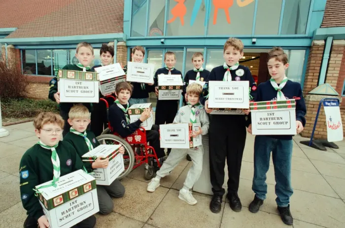 Framed Print : Scouts from Hartburn Scout group at SaverCentre, Stockton