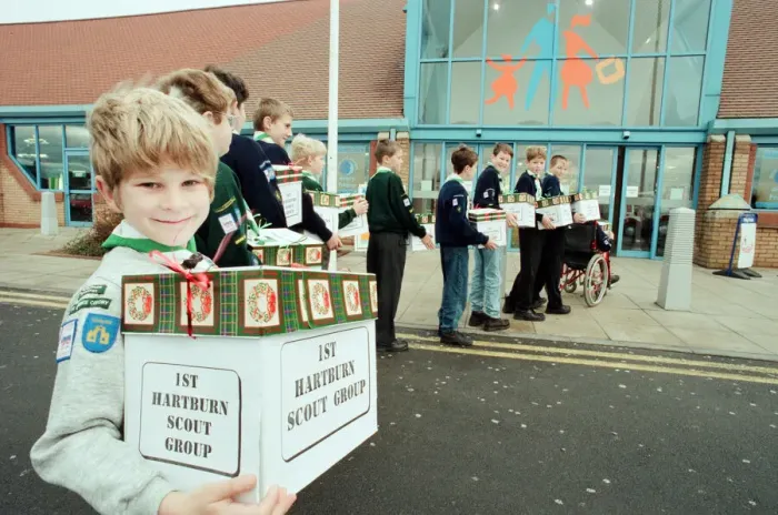 Framed Print : Scouts from Hartburn Scout group at SaverCentre, Stockton
