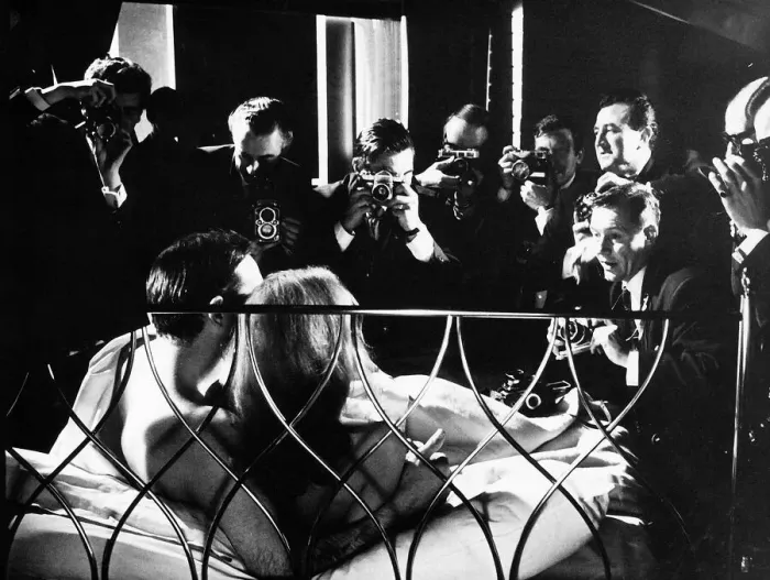 Framed Print : Sean in bed with Luciana for the press photocall for the film Thunderball Framed Print : Sean in bed with Luciana for the press photocall for the film Thunderball