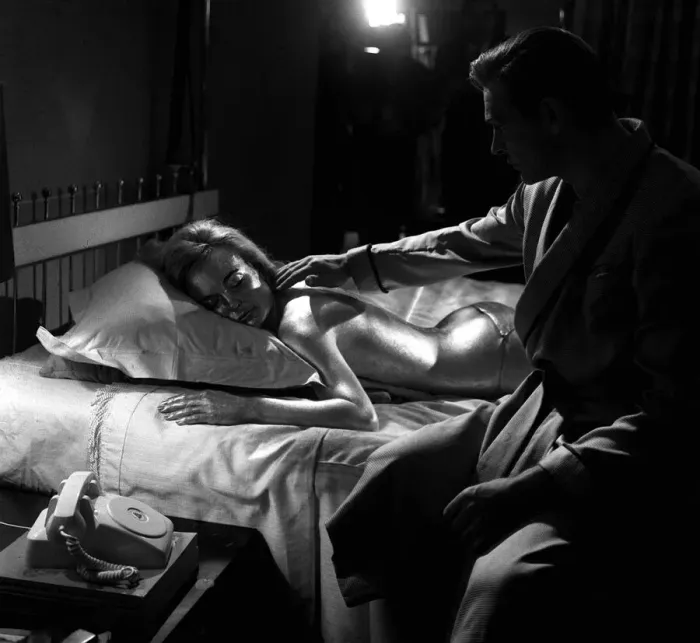 Framed Print : Sean Connery on set at Pinewood studios making the film Goldfinger with Sherley Eaton who