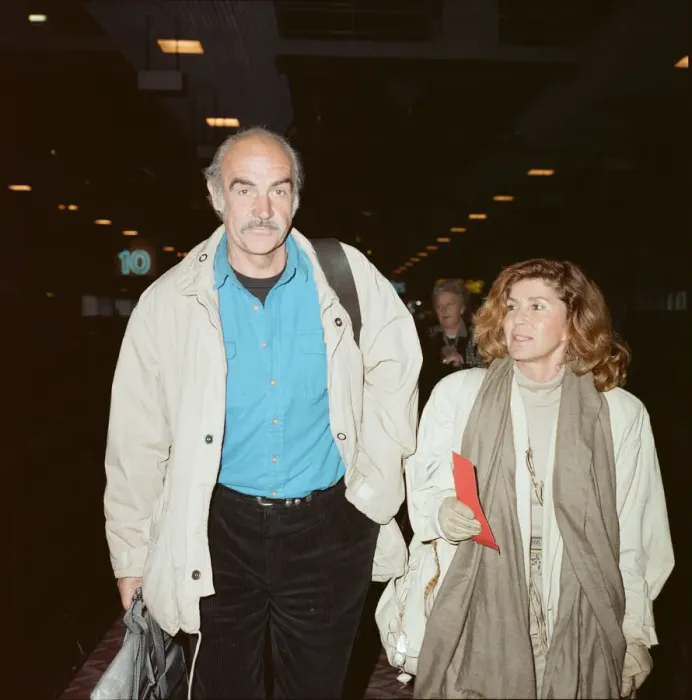 Framed Print : Sean Connery and his wife Micheline at LAP. 25th January 1989 Framed Print : Sean Connery and his wife Micheline at LAP. 25th January 1989