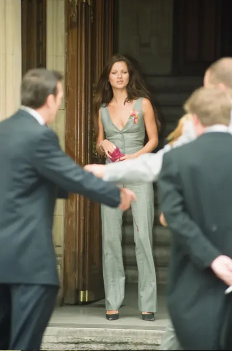 Framed Print : Sean Pertwee wedding. Guests arriving at the church. Kate Moss