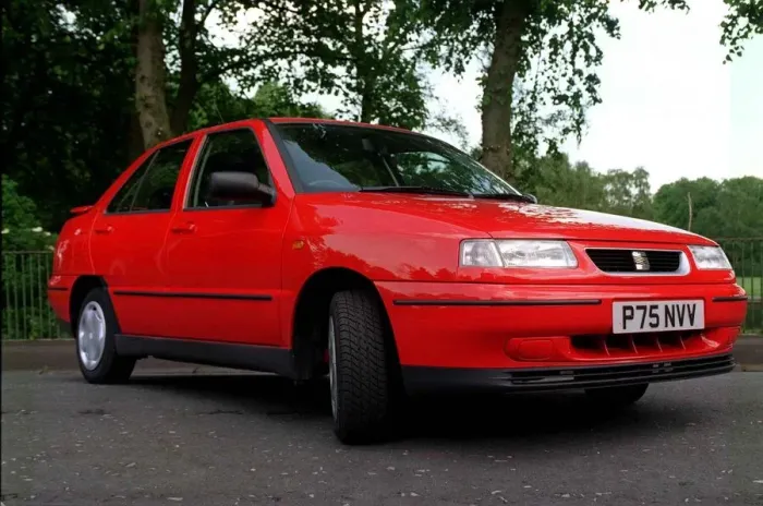 Framed Print : SEAT TOLEDO car red Framed Print : SEAT TOLEDO car red