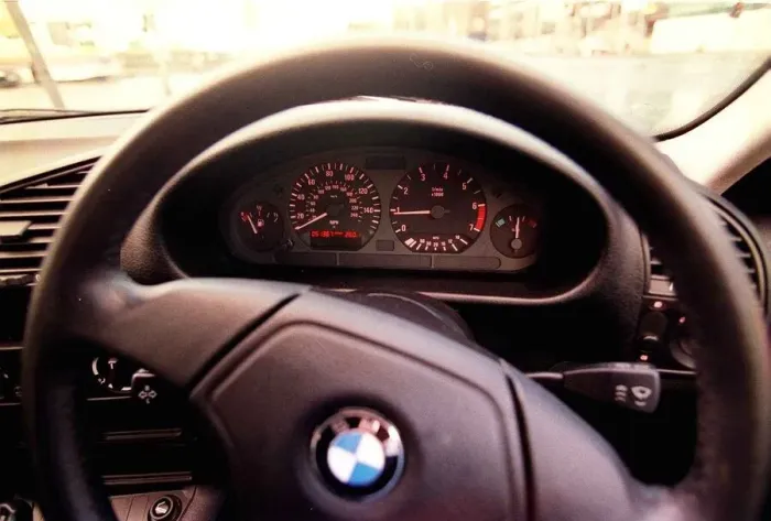 Framed Print : SECOND HAND BMW 3 series October 1998 Instruments dashboard steering wheel Framed Print : SECOND HAND BMW 3 series October 1998 Instruments dashboard steering wheel