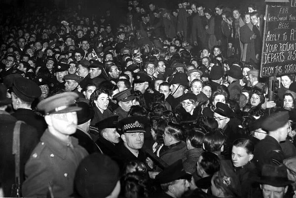Second World War January 1945 Queens Street Station Glasgow Crowds welcome