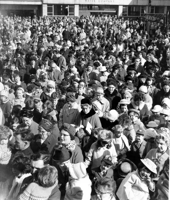 Framed Print : A section of the crowd from a procession organised by the South Shields Sunday School