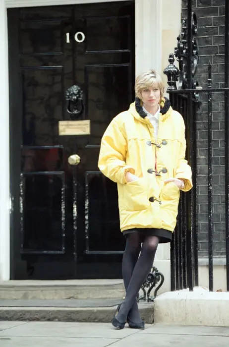 Framed Print : Selina Scott at 10 Downing Street amid the Conservative Party leadership battle