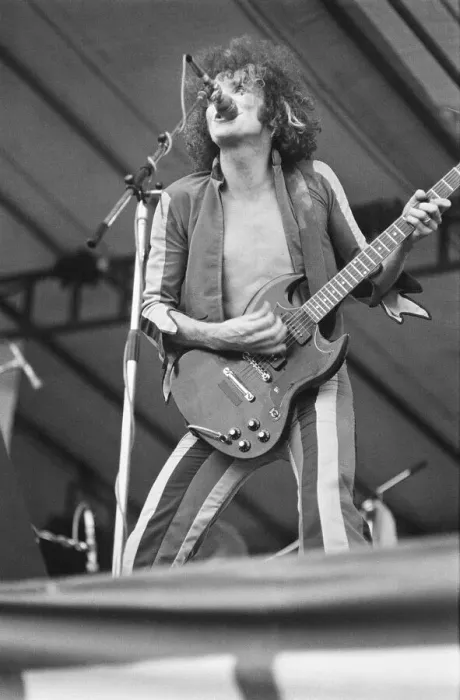 Framed Print : The Sensational Alex Harvey Band perform at The Reading Festival on Saturday 25th August