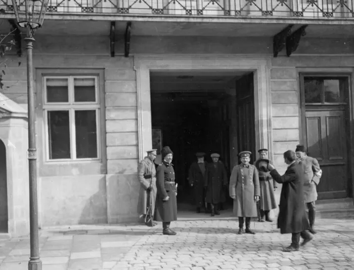 Framed Print : Sentries at the home of Galicia new Russian Governor Count Bobrinsky. Circa October 1914 Framed Print : Sentries at the home of Galicia new Russian Governor Count Bobrinsky. Circa October 1914