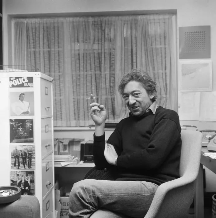 Framed Print : Serge Gainsbourg, in UK to launch the English version of his first novel Framed Print : Serge Gainsbourg, in UK to launch the English version of his first novel
