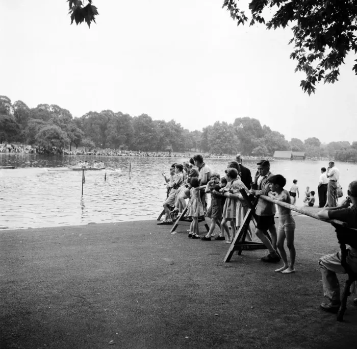Framed Print : Serpentine Regatta, Hyde Park, London, 4th August 1955 Framed Print : Serpentine Regatta, Hyde Park, London, 4th August 1955