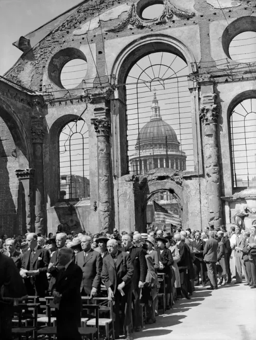 Framed Print : Service being held at St. Mary and Bow church in London during the Blitz attack of Framed Print : Service being held at St. Mary and Bow church in London during the Blitz attack of